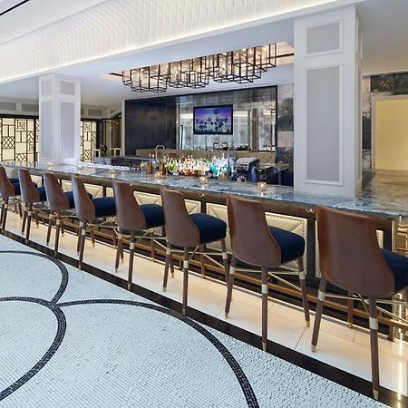 The London West Hollywood At Beverly Hills Екстер'єр фото The bar at the hotel