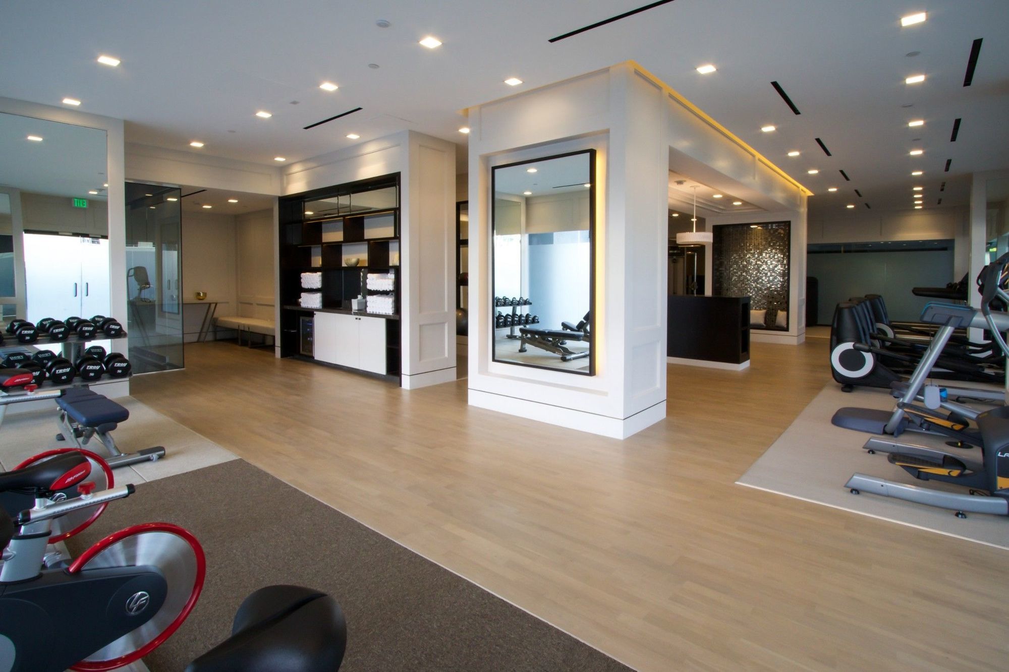 The London West Hollywood At Beverly Hills Екстер'єр фото The gym at The Ivy