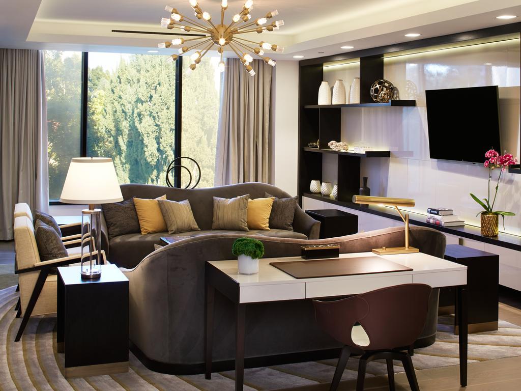 The London West Hollywood At Beverly Hills Екстер'єр фото A living room at the Ritz-Carlton, Tysons