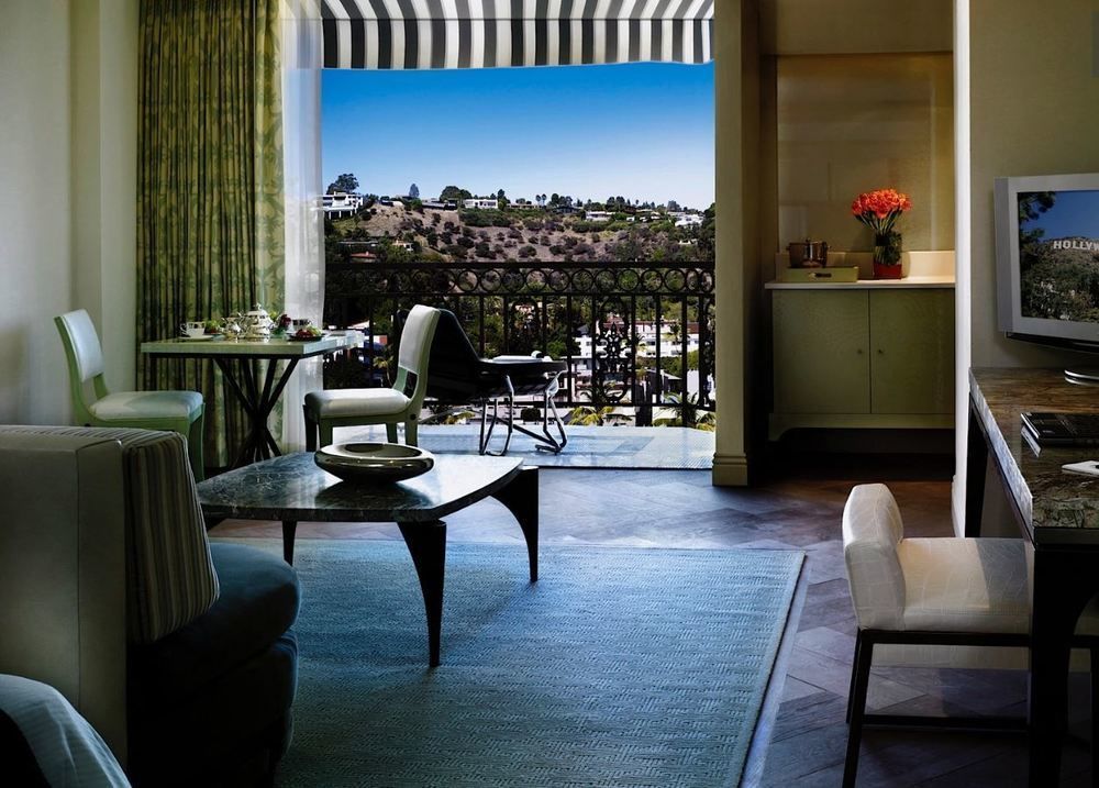 The London West Hollywood At Beverly Hills Екстер'єр фото A room at the Beverly Hills Hotel