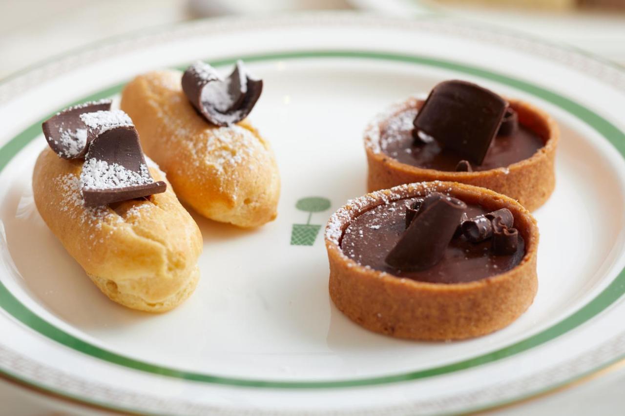 The London West Hollywood At Beverly Hills Екстер'єр фото Chocolate desserts