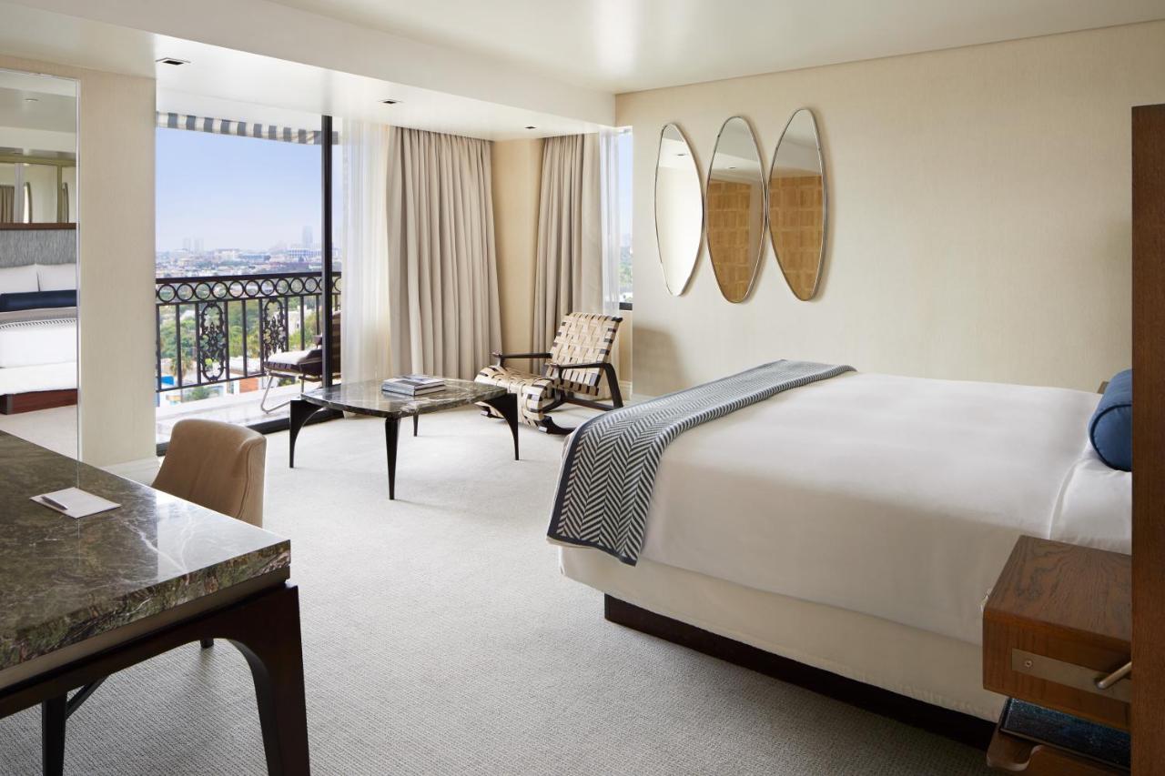 The London West Hollywood At Beverly Hills Екстер'єр фото A guest room at the Four Seasons Hotel