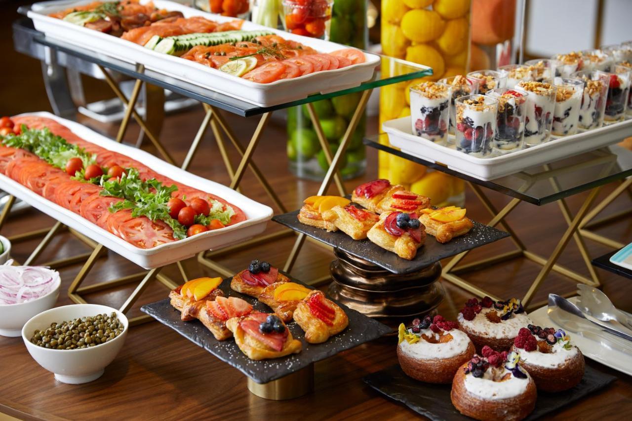 The London West Hollywood At Beverly Hills Екстер'єр фото A buffet